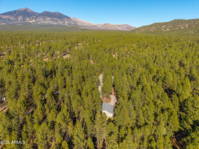 2750 W FOREST HILLS Drive, Flagstaff, AZ 86001