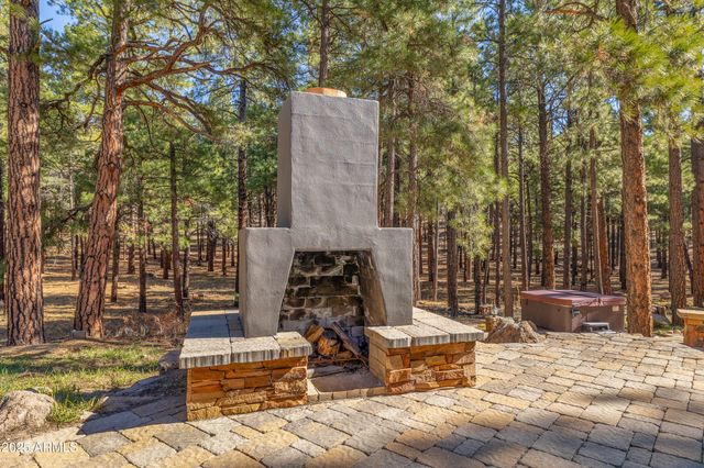 2750 W FOREST HILLS Drive, Flagstaff, AZ 86001