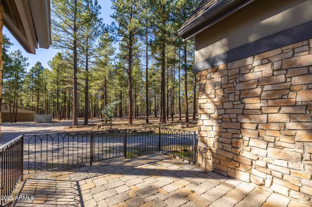 2750 W FOREST HILLS Drive, Flagstaff, AZ 86001