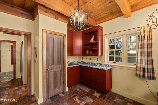 2750 W FOREST HILLS Drive, Flagstaff, AZ 86001