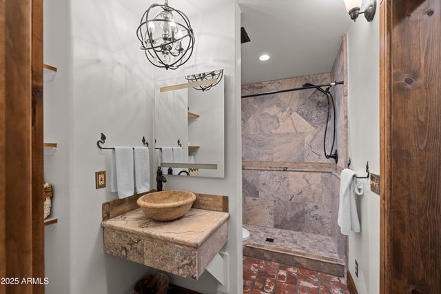 2750 W FOREST HILLS Drive, Flagstaff, AZ 86001