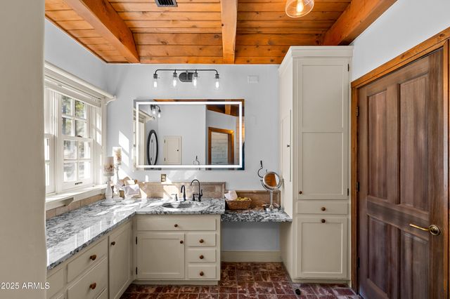 2750 W FOREST HILLS Drive, Flagstaff, AZ 86001