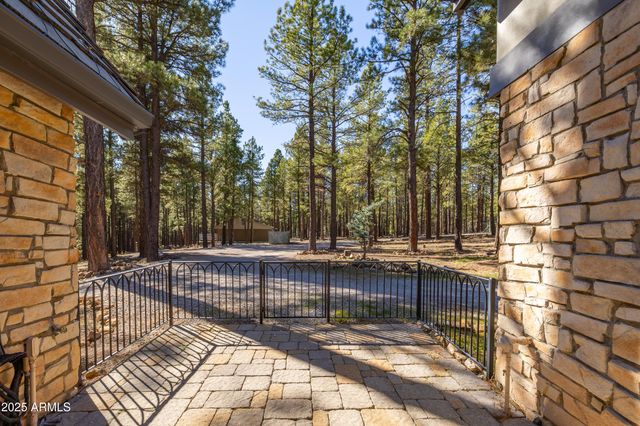 2750 W FOREST HILLS Drive, Flagstaff, AZ 86001