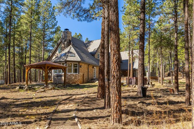 2750 W FOREST HILLS Drive, Flagstaff, AZ 86001