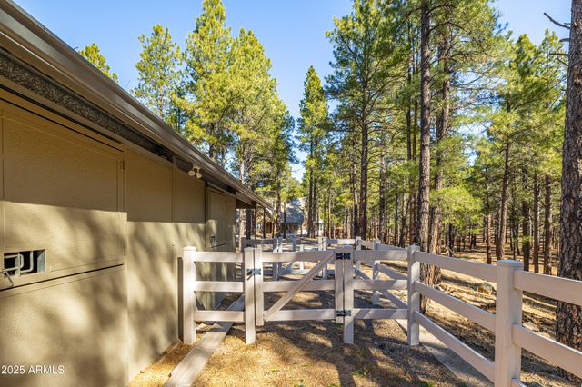 2750 W FOREST HILLS Drive, Flagstaff, AZ 86001