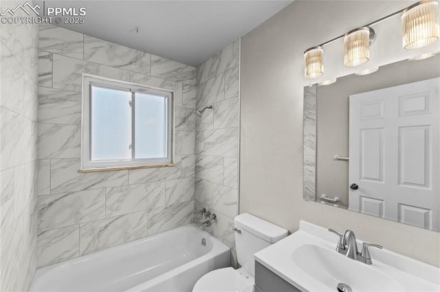 3915 Fetlock Circle, Colorado Springs, CO 80918