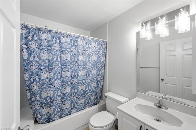 138 Pebble Shores DR 201, Naples, FL 34110