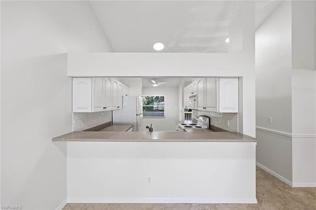 138 Pebble Shores DR 201, Naples, FL 34110