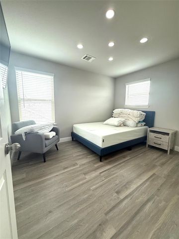 14510 Eaglefern Ln, Houston, TX 77068