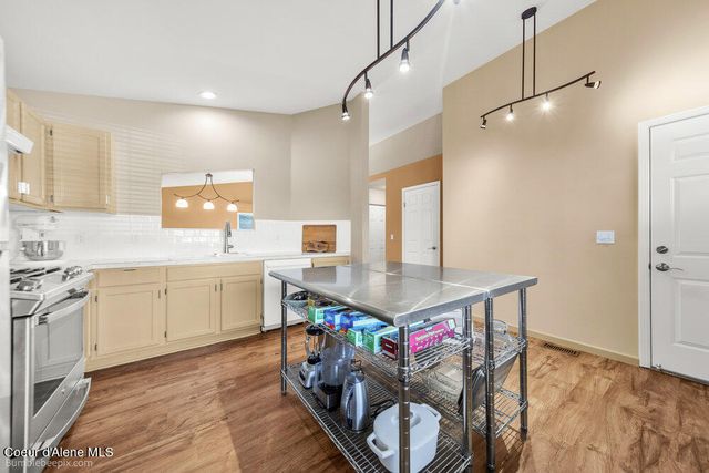 2212 N Columbine Ct, Post Falls, ID 83854
