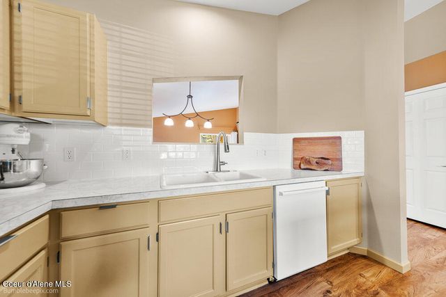2212 N Columbine Ct, Post Falls, ID 83854