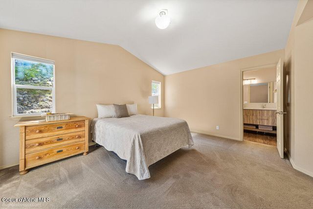 2212 N Columbine Ct, Post Falls, ID 83854