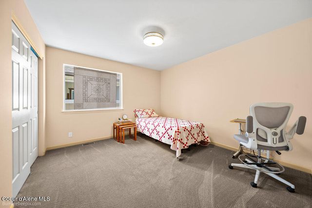2212 N Columbine Ct, Post Falls, ID 83854