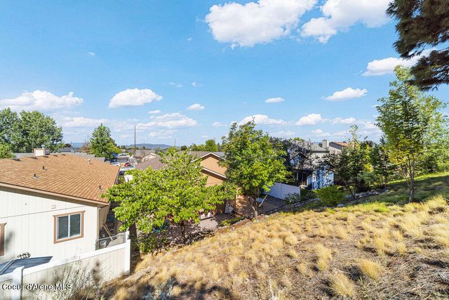 2212 N Columbine Ct, Post Falls, ID 83854