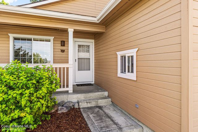 2212 N Columbine Ct, Post Falls, ID 83854