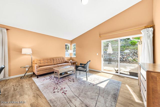 2212 N Columbine Ct, Post Falls, ID 83854
