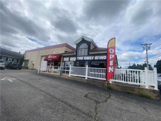 2121 Elmwood Avenue, Warwick, RI 02888