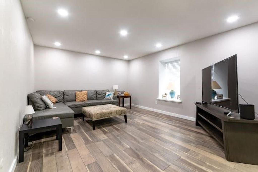 8299 Kingsbrook Road 280, Houston, TX 77024