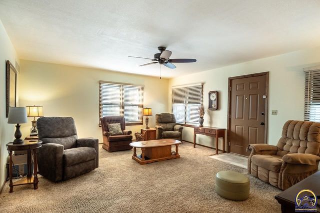 1038 SW Randolph AVE, Topeka, KS 66604