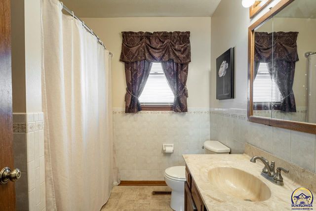 1038 SW Randolph AVE, Topeka, KS 66604