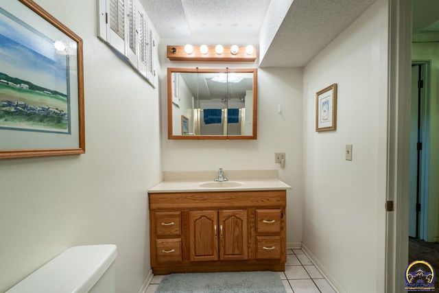 1038 SW Randolph AVE, Topeka, KS 66604