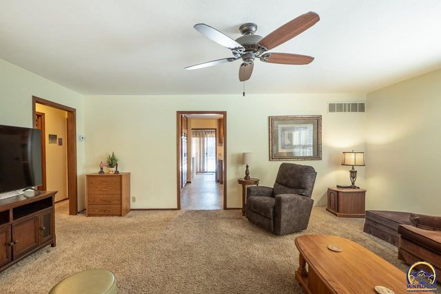 1038 SW Randolph AVE, Topeka, KS 66604