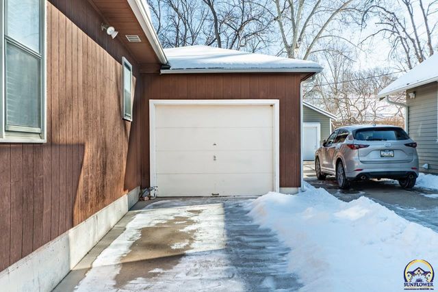 1038 SW Randolph AVE, Topeka, KS 66604