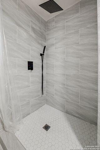 1510 Periwinkle St, San Antonio, TX 78232