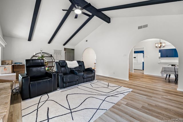 1510 Periwinkle St, San Antonio, TX 78232