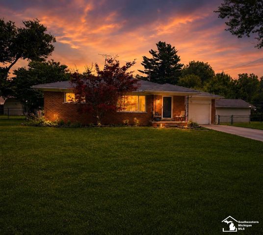 2071 Maplecrest Drive, Ash Twp, MI 48117