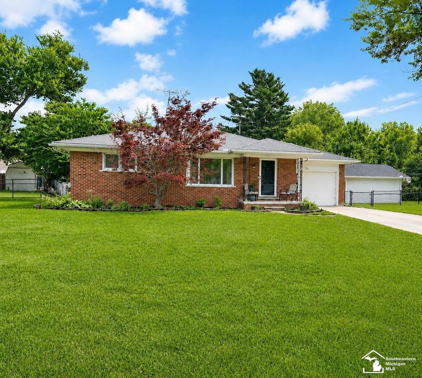 2071 Maplecrest Drive, Ash Twp, MI 48117