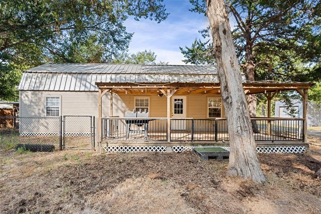 134 Maple Avenue, Streetman, TX 75859