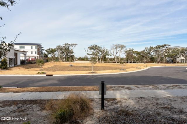 70 Peregrine Court, Holly Ridge, NC 28445