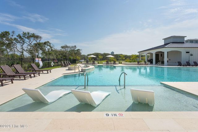 70 Peregrine Court, Holly Ridge, NC 28445