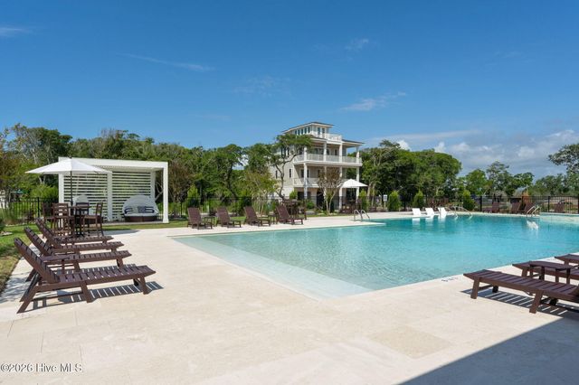 70 Peregrine Court, Holly Ridge, NC 28445