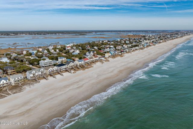 70 Peregrine Court, Holly Ridge, NC 28445