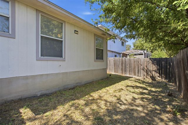 1522 Parkfield CIR, Round Rock, TX 78664