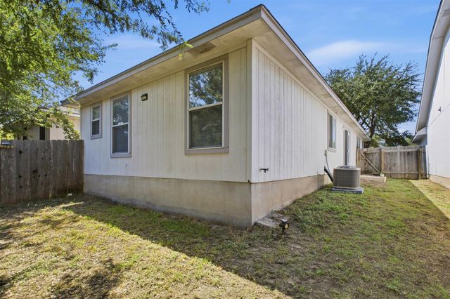 1522 Parkfield CIR, Round Rock, TX 78664