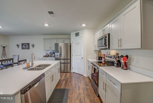 1048 Persimmon Hollow, Greeneville, TN 37745