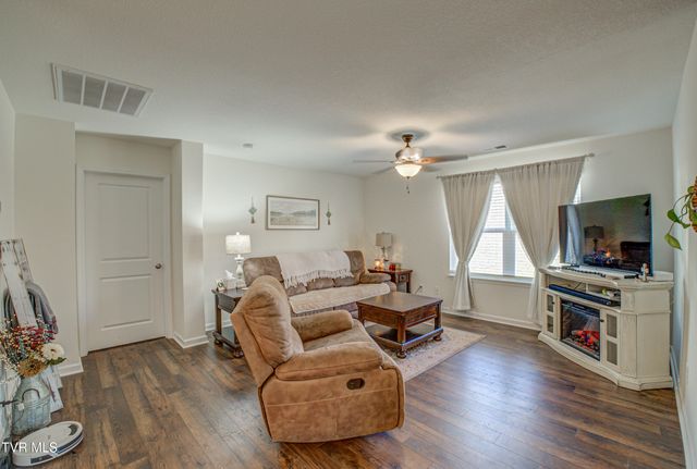 1048 Persimmon Hollow, Greeneville, TN 37745