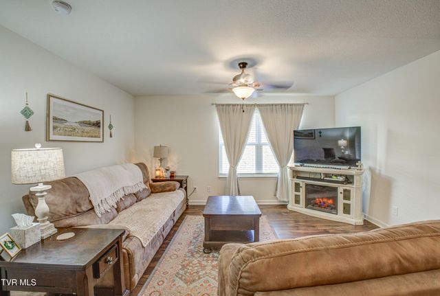 1048 Persimmon Hollow, Greeneville, TN 37745