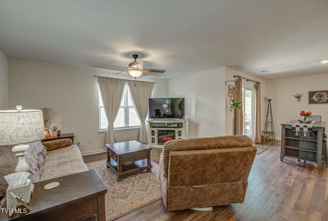 1048 Persimmon Hollow, Greeneville, TN 37745