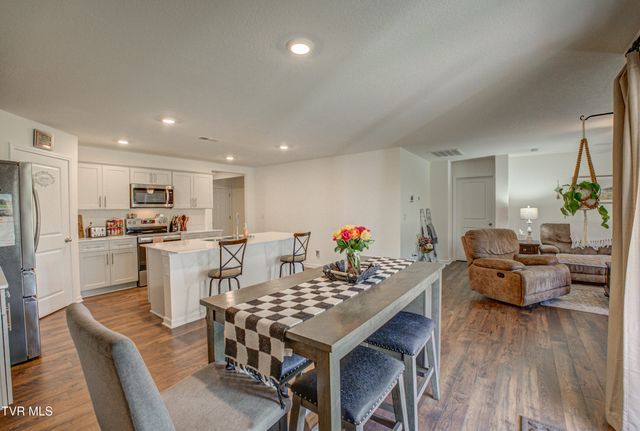 1048 Persimmon Hollow, Greeneville, TN 37745