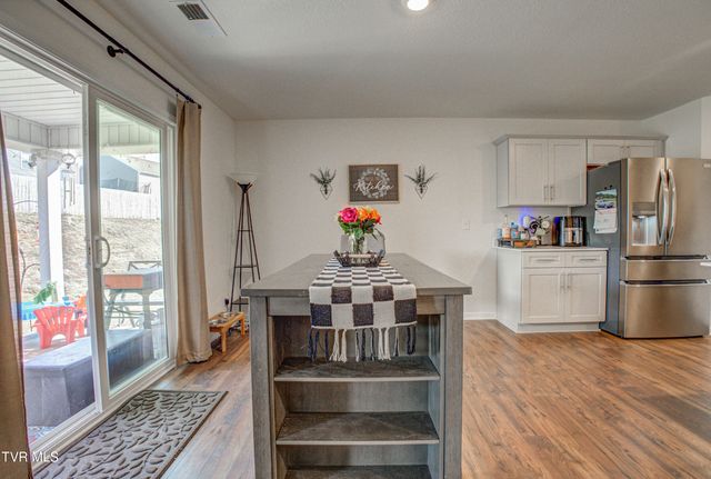 1048 Persimmon Hollow, Greeneville, TN 37745