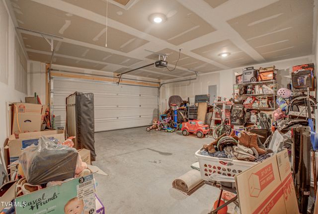 1048 Persimmon Hollow, Greeneville, TN 37745