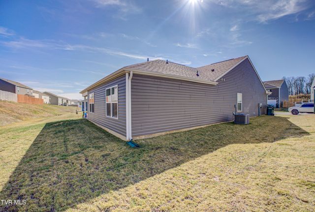 1048 Persimmon Hollow, Greeneville, TN 37745