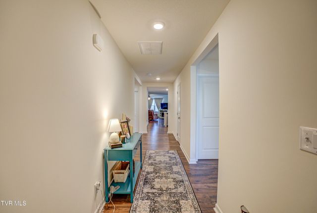 1048 Persimmon Hollow, Greeneville, TN 37745