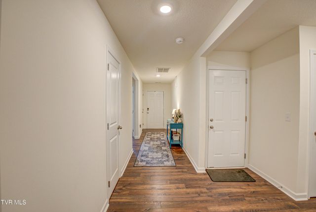 1048 Persimmon Hollow, Greeneville, TN 37745