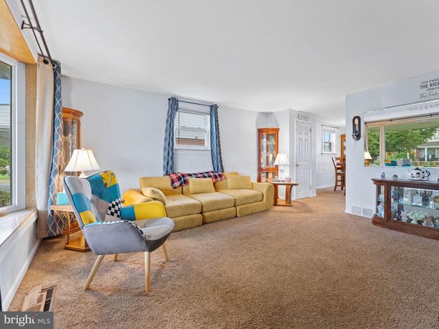 3414 HOLYOKE RD, Philadelphia, PA 19114