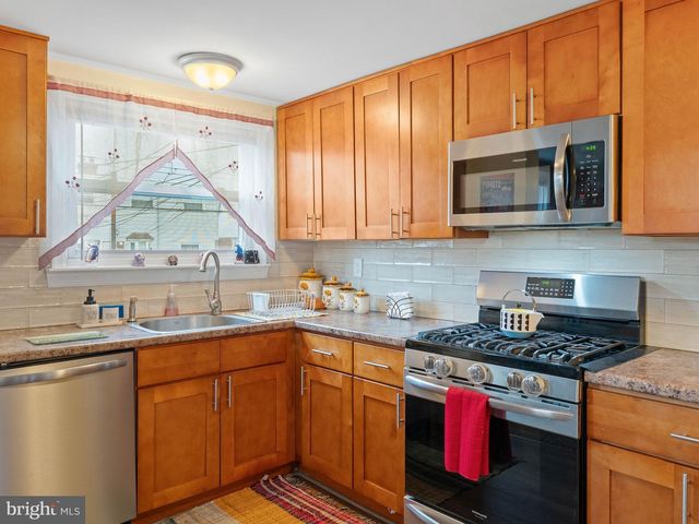 3414 HOLYOKE RD, Philadelphia, PA 19114